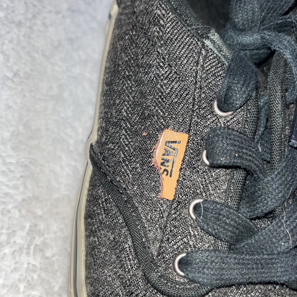 Vans - Picture 2 of 4